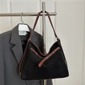 Borsa tote di tendenza in pelle scamosciata nera e pelle marrone con fibbie moda - Nero