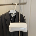 Bolso de hombro minimalista en charol blanco con acabado brillante para mujer - Blanco