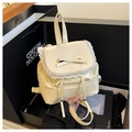 Mochila mini blanco crema chic con encaje delicado y un lindo lazo de cuero - Amarillo