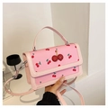 Borsa a tracolla rosa con stampa di ciliegie e ciondolo di strass per donna - Rosa