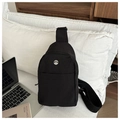 Borsa a tracolla in nylon nero minimalista con logo M in metallo e tracolla - Nero
