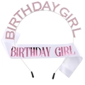 Detailansicht vom Pink Birthday Girl Haarreif und weißer Satin-Schulter-Schärpe - Rosa Satinstil