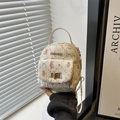 Süßer Mini-Rucksack mit Blumenmuster, rosa Hasen-Prints und goldenem Mode-Verschluss - Weiß