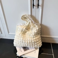 Borsa tote beige con trama a bolle, fiocco in pizzo e grande capacità a tracolla - Bianco