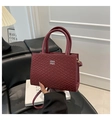 Borsa tote intrecciata rosso intenso con doppi manici e tracolla regolabile in stile - Rosso