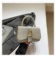 Bolso bandolera de lentejuelas plateadas con solapa de cuero gris y hebilla oro - Rosa