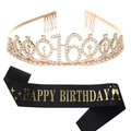 Dettaglio della tiara del 16° compleanno e fascia in raso nero con scritte dorate - Stile Nero (16 Compleanno)