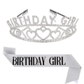 Détail de la tiare en strass argentés et de l'écharpe assortie BIRTHDAY GIRL - Taille unique / Argent avec Texte Noir