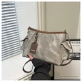Bolso de hombro retro gris dorado con adornos de cuero marrón y bolsillos laterales - Gris