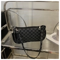 Borsa baguette vintage nera con jacquard a lettere M grigie e targhetta in pelle - Nero