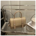 Beige crossbodytas met litchi-nerf, riemdetail en afneembare schouderriem - Khaki