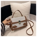 Chique handtas van bruin leer en wit geweven stof met gouden gesp detail - Bruin