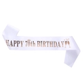 Écharpe de 70e anniversaire en satin blanc avec texte or rose et icônes élégantes - Taille unique / 70