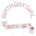 Set de tiara de cumpleaños con diamantes rosa y banda de satén blanca floral - Diadema Y Banda Birthday Girl (FG110+JD019) / Rosa