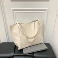 Grand sac cabas blanc crème en cuir lisse avec double surpiqûre au style minimaliste - Blanc