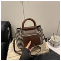 Umhängetasche aus braunem Leder und Hahnentrittmuster mit Vintage-Gold-Metallteilen - Kaffeebraun
