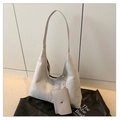 Hellgraue Hobo-Tasche aus Wildlederimitat mit passendem Münztäschchen und Goldclip - Grau