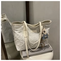Sac fourre-tout blanc brodé de fleurs avec poignées en cuir et pendentif ours - Blanc Cassé (Avec Pendentif Ours)