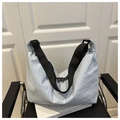 Borsa a tracolla in nylon grigio blu chiaro con spalline larghe e grande capacità - Blu