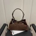 Borsa a spalla leopardata vintage in camoscio marrone con manici lunghi e fibbia - caffè