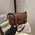 Borsa a tracolla vintage marrone scuro con patta e tracolla regolabile - Marrone