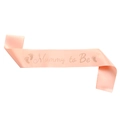 Écharpe Mommy to Be en satin rose avec lettrage or rose et empreintes pour baby shower - Future Maman / Champagne