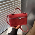 Sac boîte rectangulaire en suédine rouge avec fermetures éclair coeur et bandoulière - Bordeaux