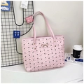 Borsa tote rosa a pieghe con fiocchi neri e dettagli in metallo dorato - Rosa