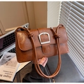 Retro braune PU-Leder Baguette-Tasche mit silberner Schnalle und geknotetem Schultergurt - Braun