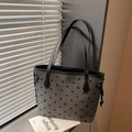 Borsa tote grigia chic con pois neri e ricami a fiocco per la moda invernale - Nero
