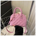 Borsa a mano trapuntata rosa con cerniere dorate e tracolla rimovibile casual - Rosa