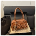 Sac Boston vintage marron caramel avec nœuds décoratifs et breloque en perles - Avec Pendentif / Marron