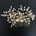 Pettine per capelli dorato con farfalle, perle bianche e cristalli su fondo nero - Oro