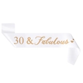 Écharpe d'anniversaire en satin blanc avec lettrage doré 30 & Fabulous pour femmes - Taille unique / Écharpe Blanche 30ème Anniversaire