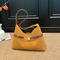 Bolso tote retro de ante amarillo con correas de cuero marrón y hebillas metálicas de moda - Amarillo