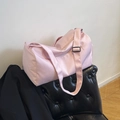 Rosafarbene vielseitige Sporttasche mit verstellbarem Schultergurt und seitlichem Schuhfach - Rosa