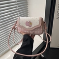 Roze en witte ruitvormige crossbodytas met strikdecoratie en geborduurde appel - Kersenbloesem Roze