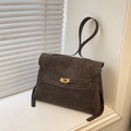 Borsa tote marrone scuro scamosciata con chiusura a scatto dorata e tracolla retrò - Marrone