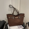 Retro bruine suède shopper met lederen riem en gouden gesp voor dames mode 2025 - Bruin