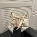 Borsa a spalla bianco crema minimalista con fiocco e dettagli a stella - Bianco