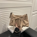 Borsa a spalla in pelle PU beige con fiocco e borchie metalliche a forma di stella - Cachi