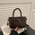 Sac à main vintage marron foncé en cuir ciré avec boucle et bandoulière amovible - Marron