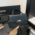 Bolso bandolera negro de tejido trenzado con cierre de metal dorado elegante - Negro