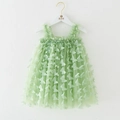 Détail d'une robe en tulle vert clair pour filles avec broderies papillons en relief - 90cm / Vert Papillon