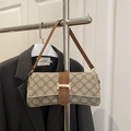 Borsa sottobraccio beige vintage con finiture in pelle marrone e fibbia a H dorata - Stile 2 Cachi