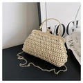 Elegante borsa a tracolla in paglia intrecciata crema con telaio e catena in metallo dorato - Bianco Sporco