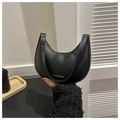 Bolso de media luna negro de moda con letras doradas para un look minimalista con estilo - Negro