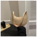 Bolso hobo beige de piel sintética con letras doradas y correa de hombro minimalista - Caqui