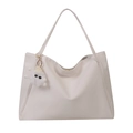 Sac fourre-tout en similicuir blanc cassé avec breloque monstre et longue bandoulière - Avec Pendentif / Blanc