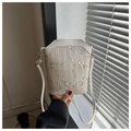 Schicke cremefarbene Web-Eimertasche mit grüner Blumenstickerei und weißem Riemen - Gebrochenes Weiß